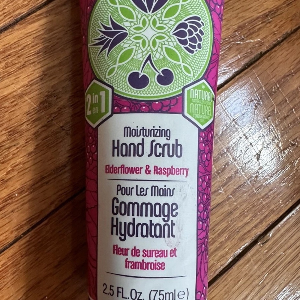 Human+Kind Moisturizing Hand Scrub w/ Elderberry & Raspberry 75ml NEW
